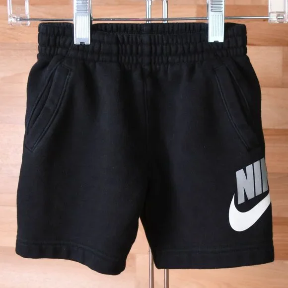 Bundle 3 pair Nike Size 3T shorts - Picture 3 of 12